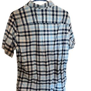 Men’s button down short sleeve shirt in size medium, no longer fits.